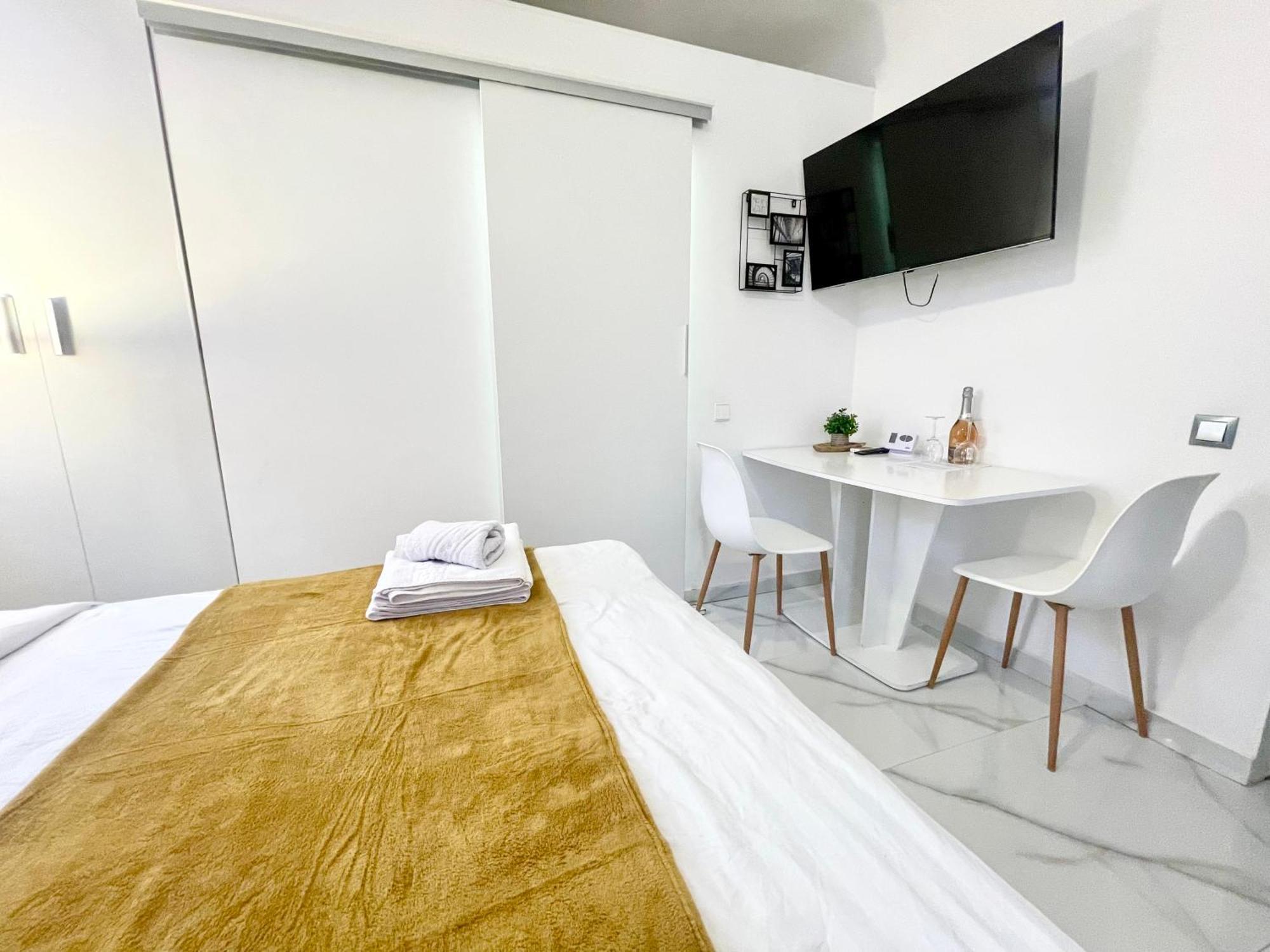 White Studio Bukarest Exterior foto